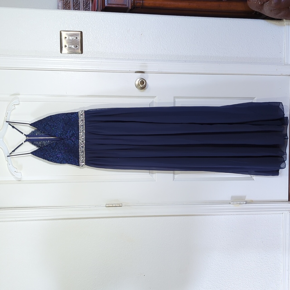 Gorgeous formal NWT Navy  lace & rhinestones Small